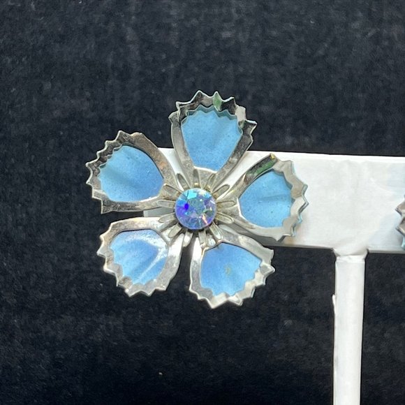 Vintage Silver Tone Aurora Borealis Blue Enamel Flower Screw Back Earrings 3512 - Picture 2 of 4